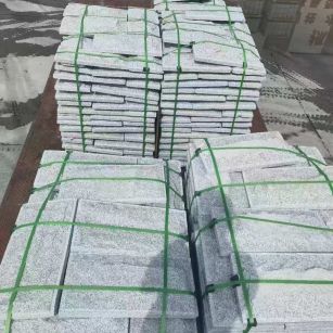 营口 芝麻白蘑菇石装车出货