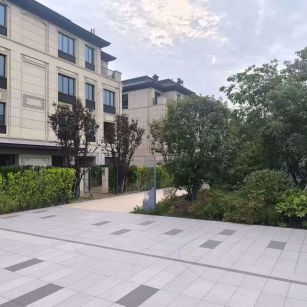 营口 芝麻白与芝麻白搭配铺装，尺寸1200*600