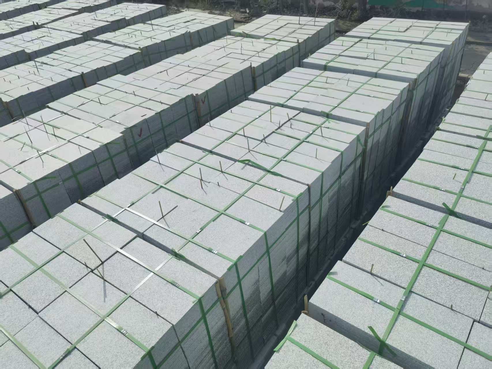 营口 芝麻白1.8公分火烧300*600地铺，清仓大甩卖