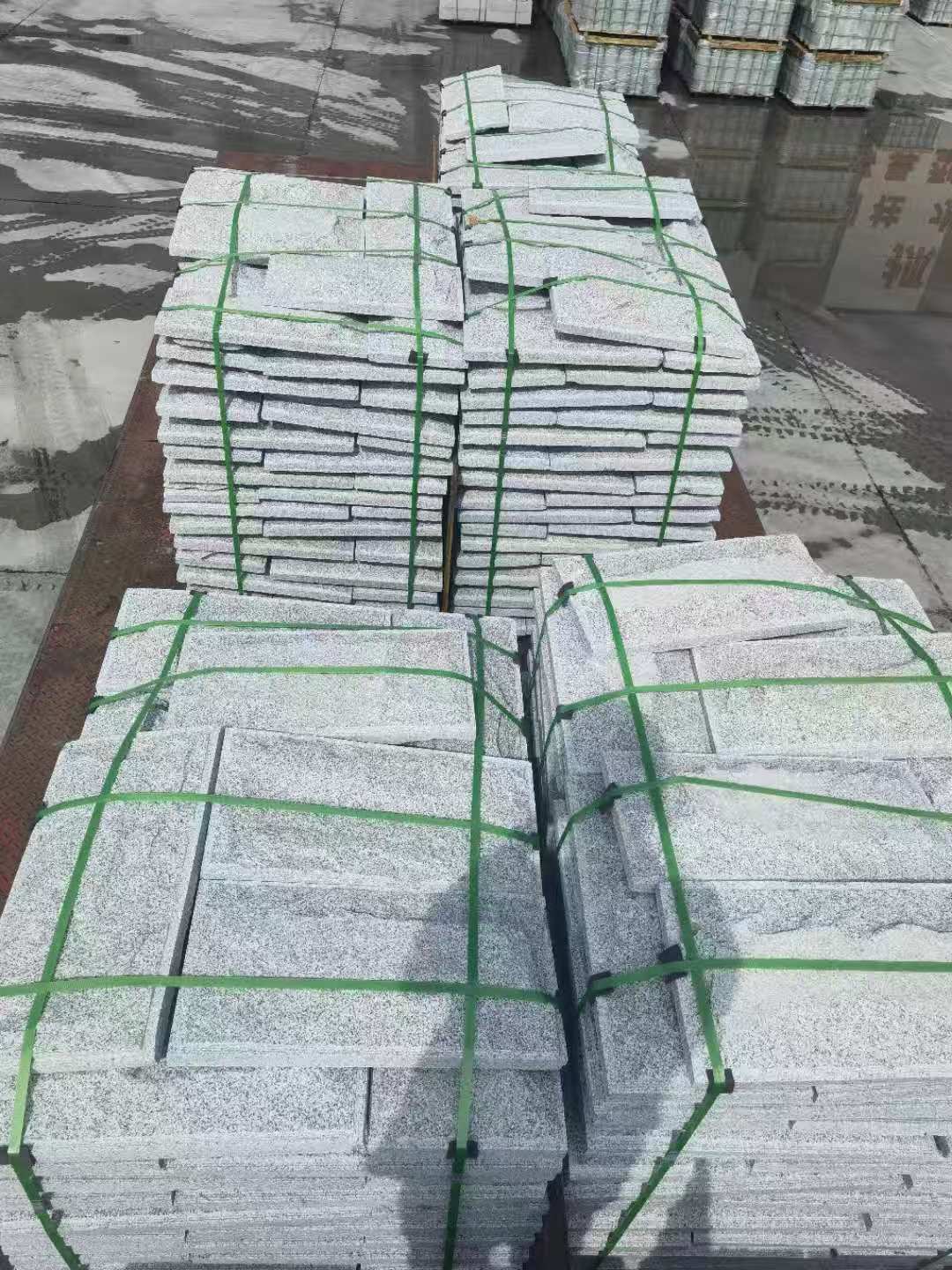 营口 芝麻白蘑菇石装车出货