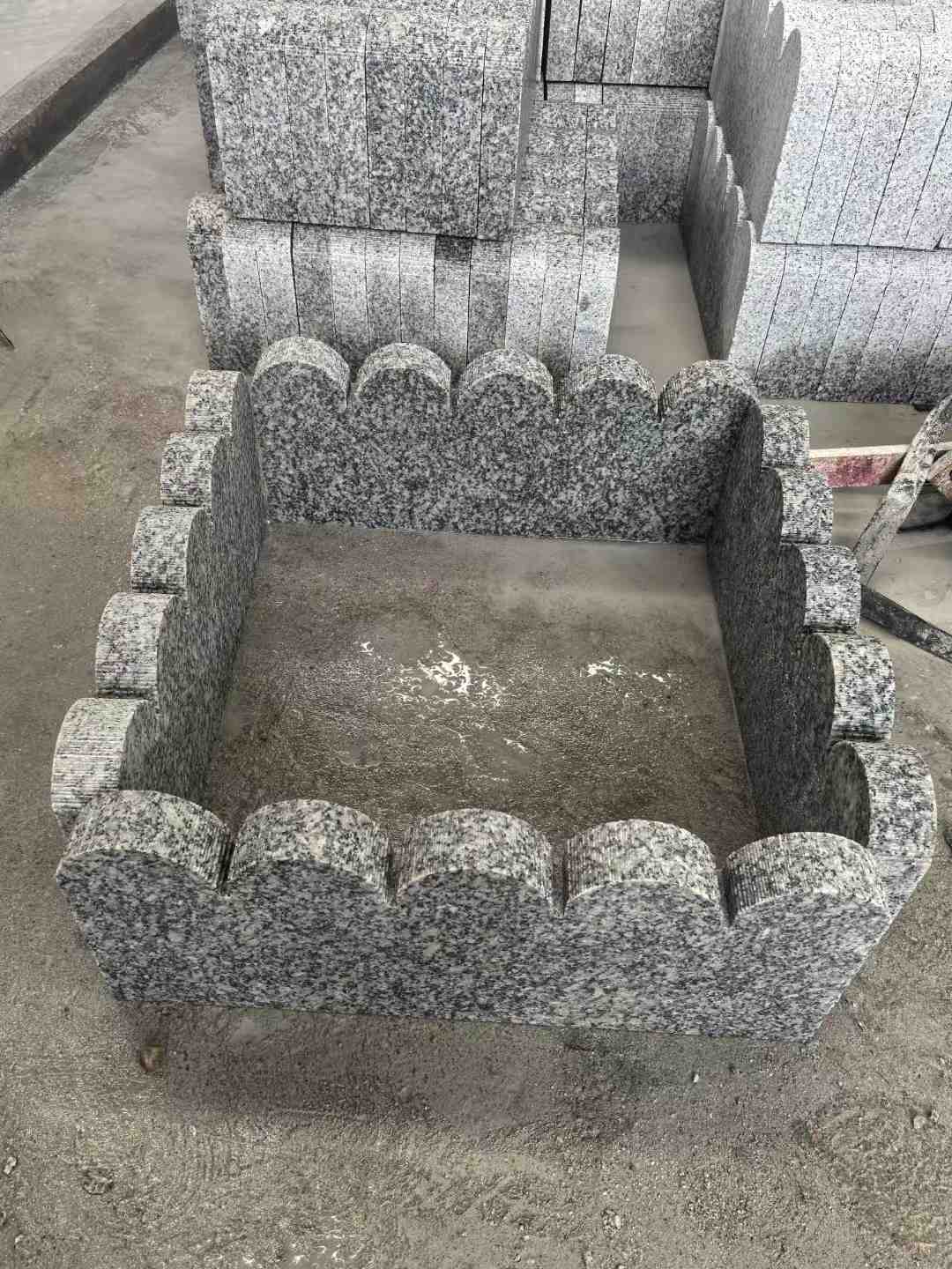 营口 花边石、花坛围栏石、花池界石、菜园栅栏石、镶边石、波浪状界石介绍
