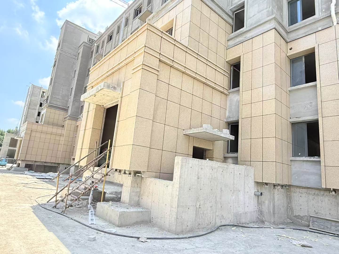 营口 黄金麻干挂，工地实拍