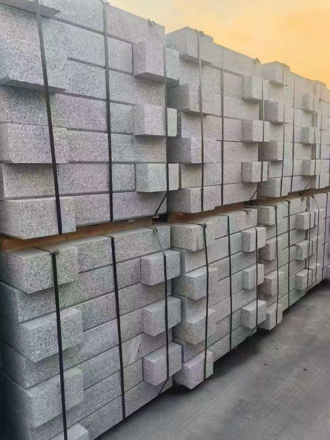 营口 芝麻白路沿石