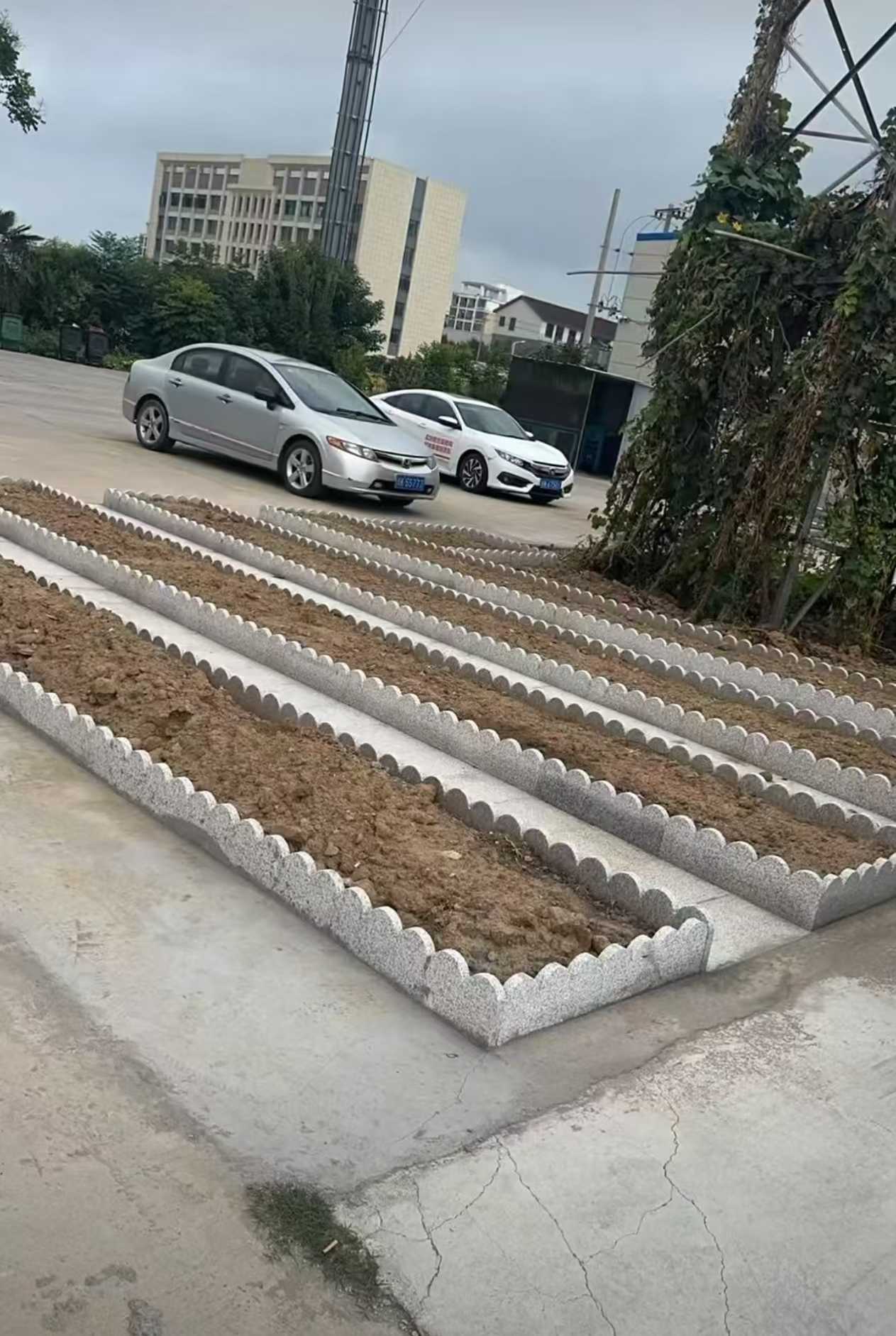 营口 花边石、花围石、花园石安装效果