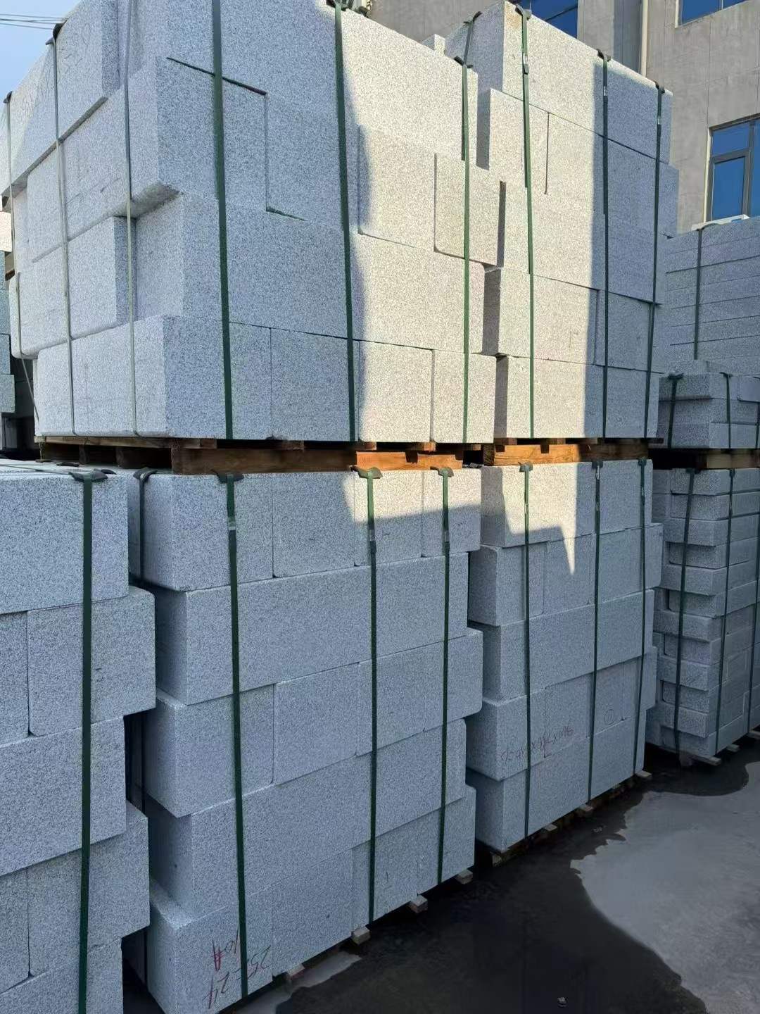 营口 芝麻白路沿石