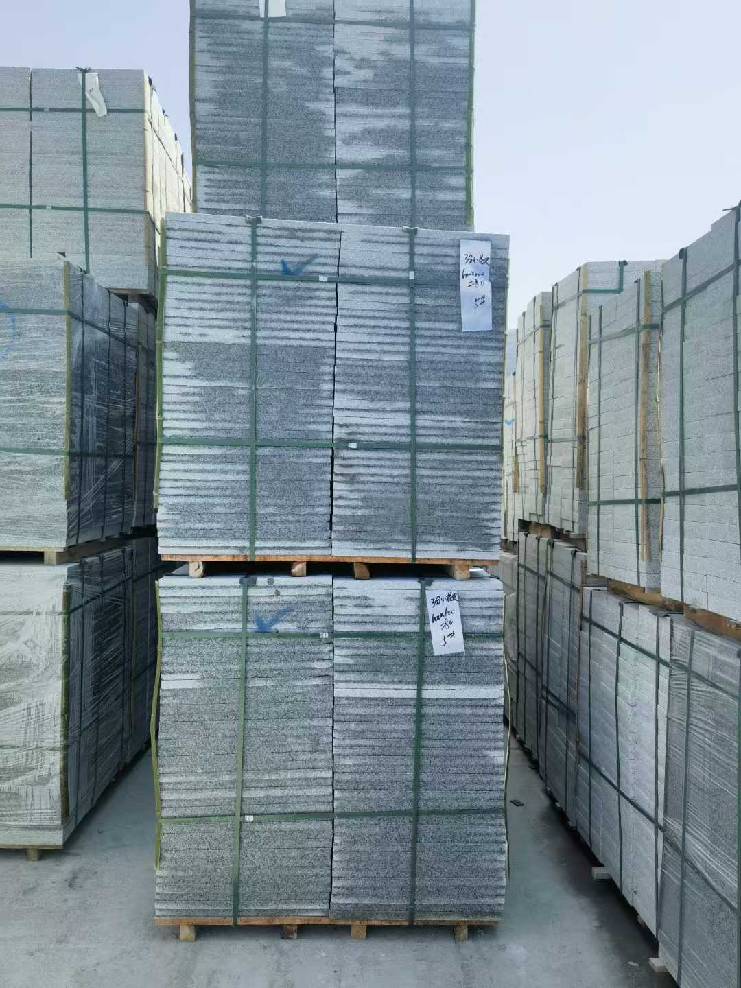 营口芝麻白地铺成品